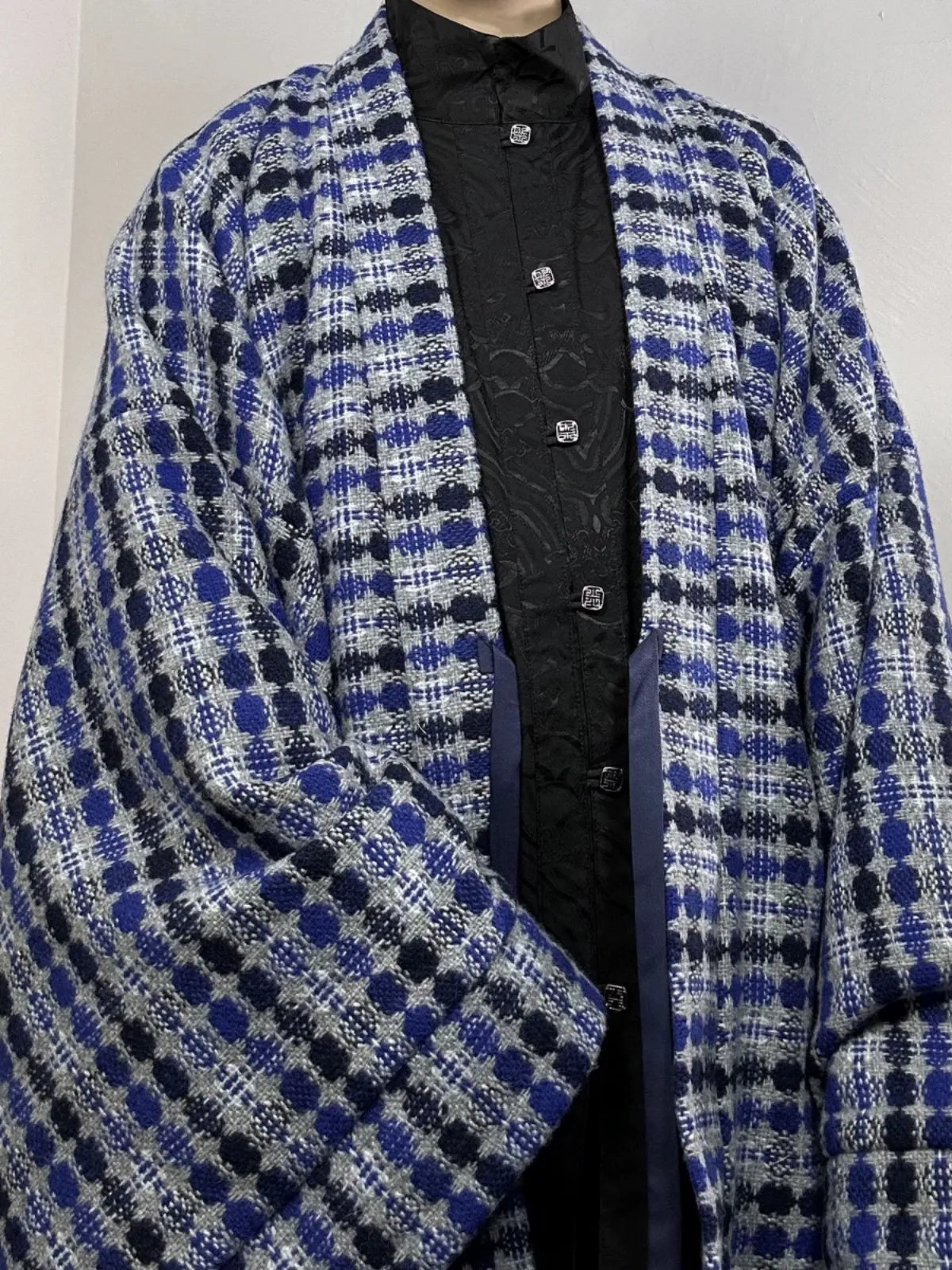 Chu Xu 初旭 Early Sun Men's & Unisex Modern Weijin Zheyi Wool Cardigan