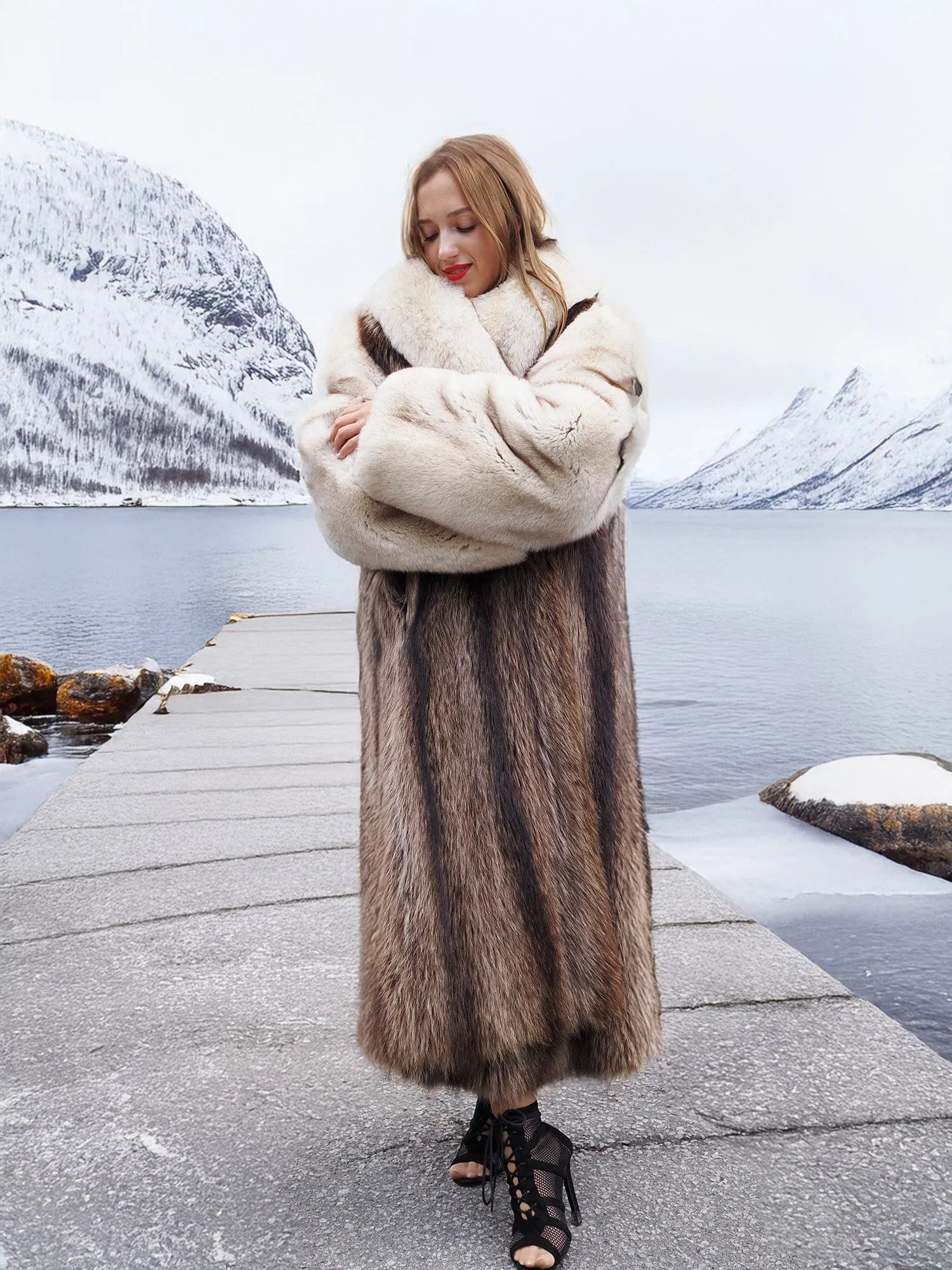 Elegant Raccoon and Fox Fur Coat with Shawl Collar – Timeless Luxury & Warmth