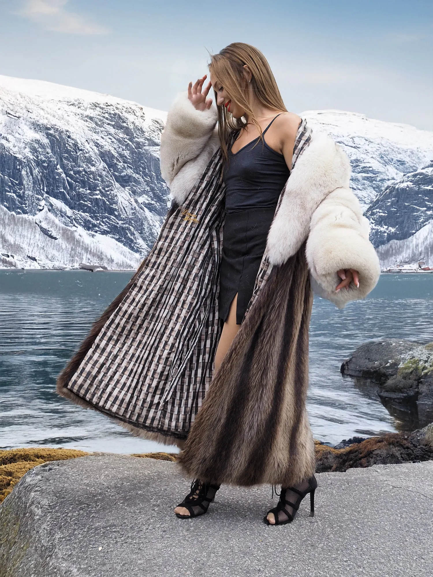 Elegant Raccoon and Fox Fur Coat with Shawl Collar – Timeless Luxury & Warmth