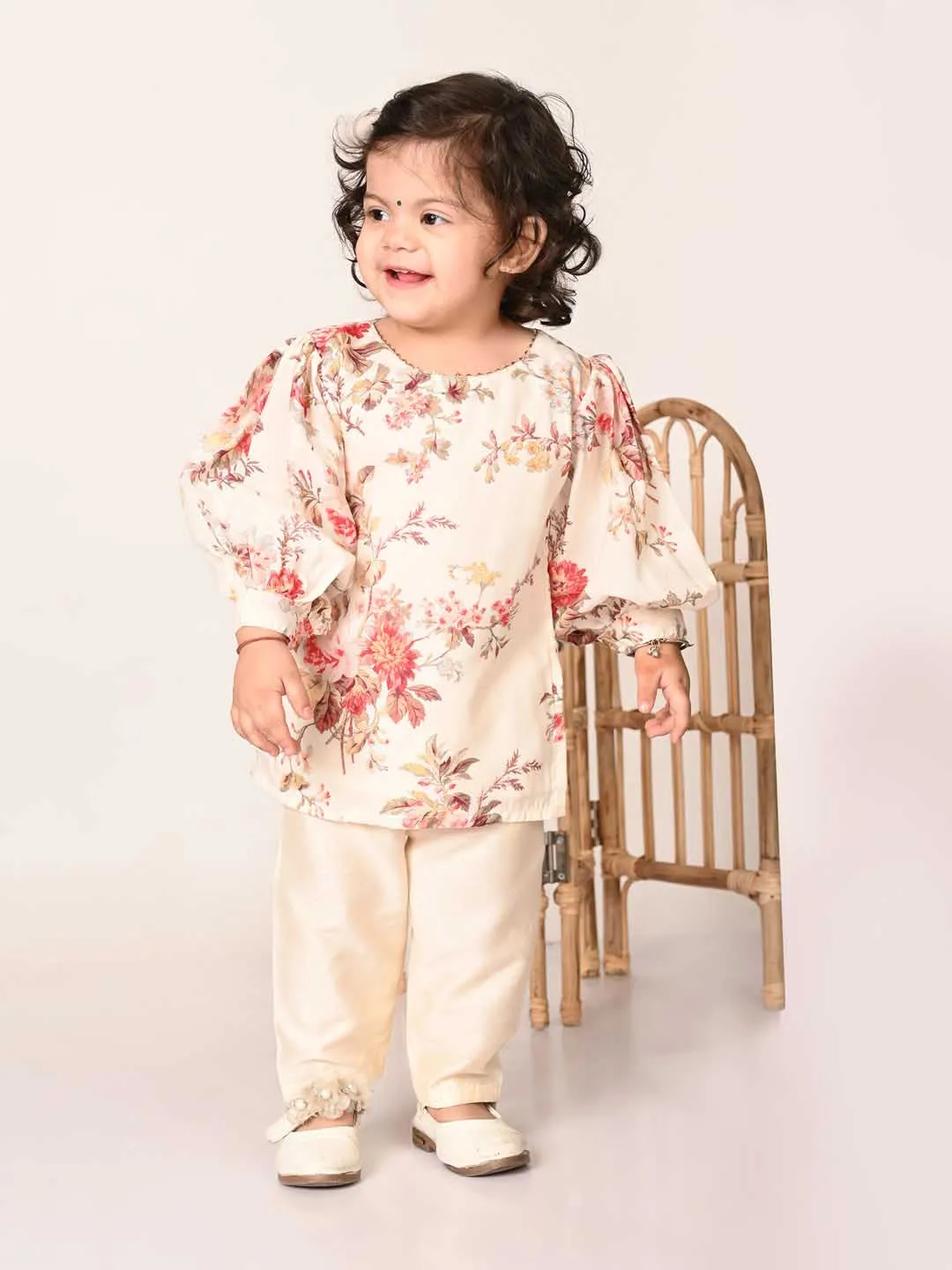 Jashvi SISHU Girls Cream Floral Print Kurta Pyjama Set