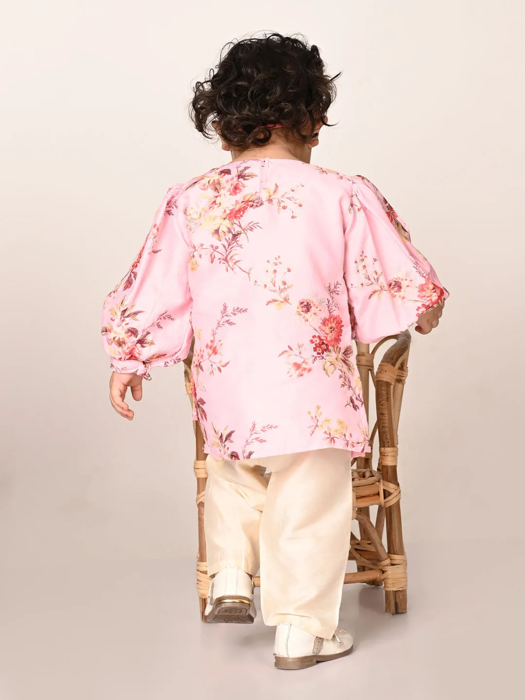 Jashvi SISHU Girls Pink Floral Print Kurta Pyjama Set