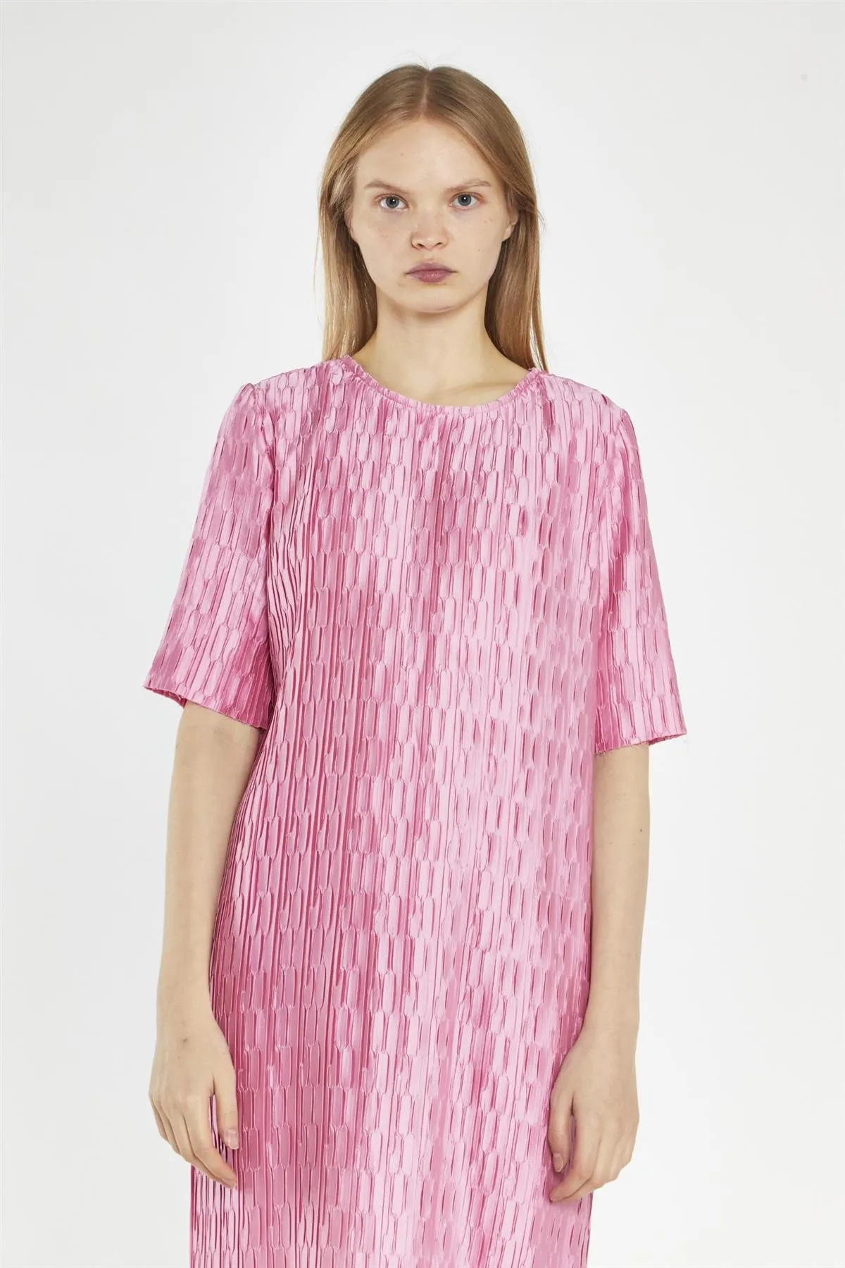 Pink Geo-Plisse Midi-Dress