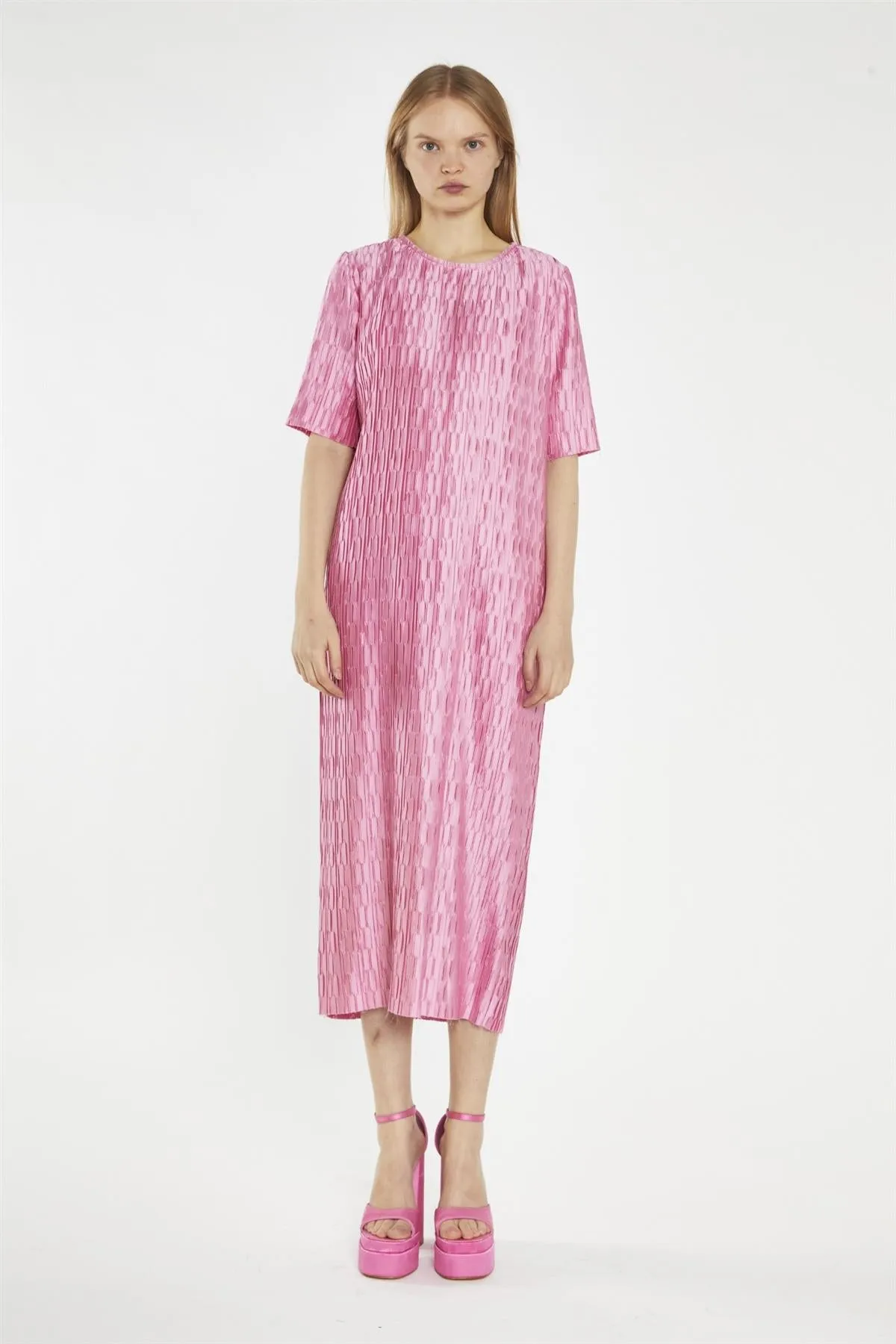 Pink Geo-Plisse Midi-Dress