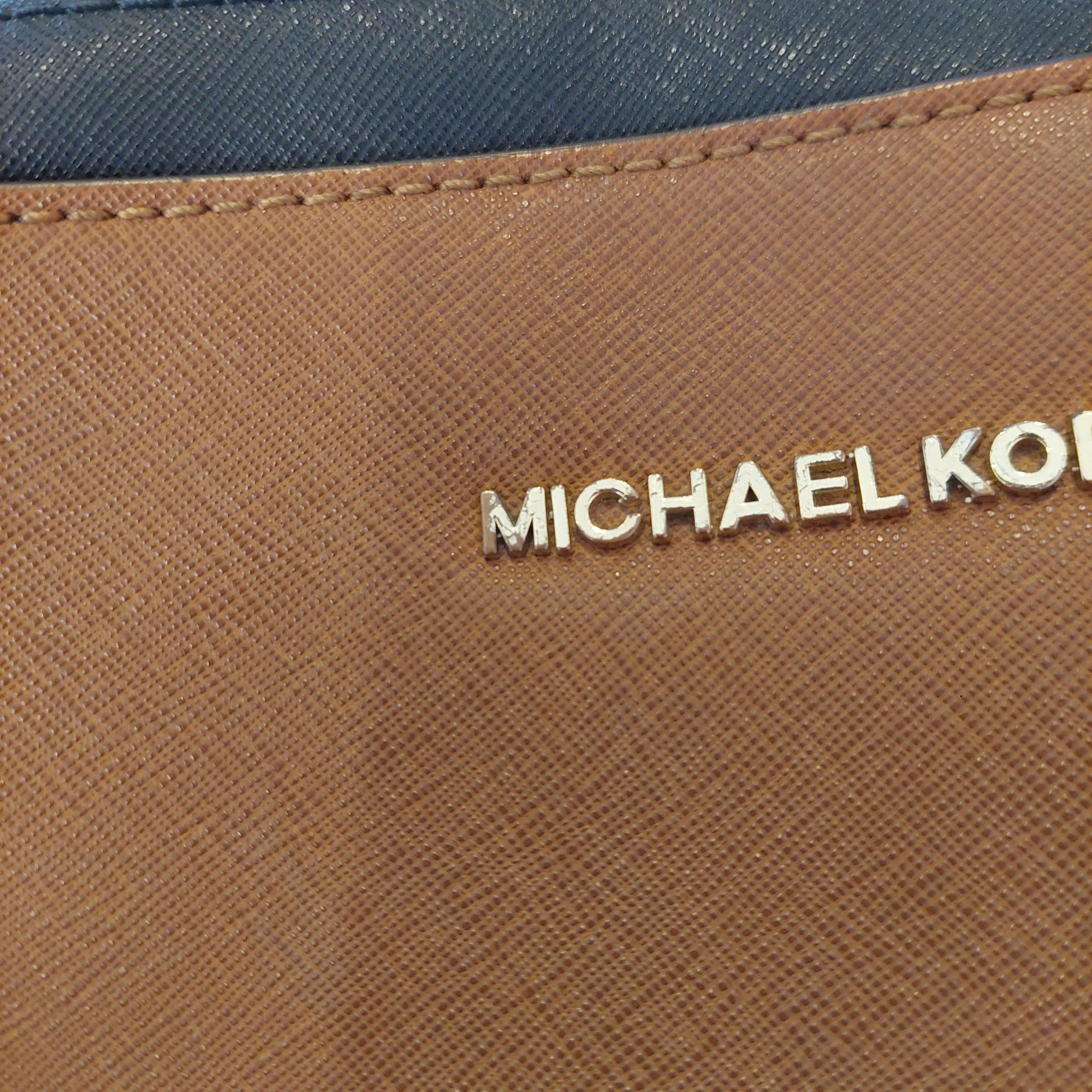 Pre-Loved Treasures - Michael Kors Jet Set Large Crossbody Bag