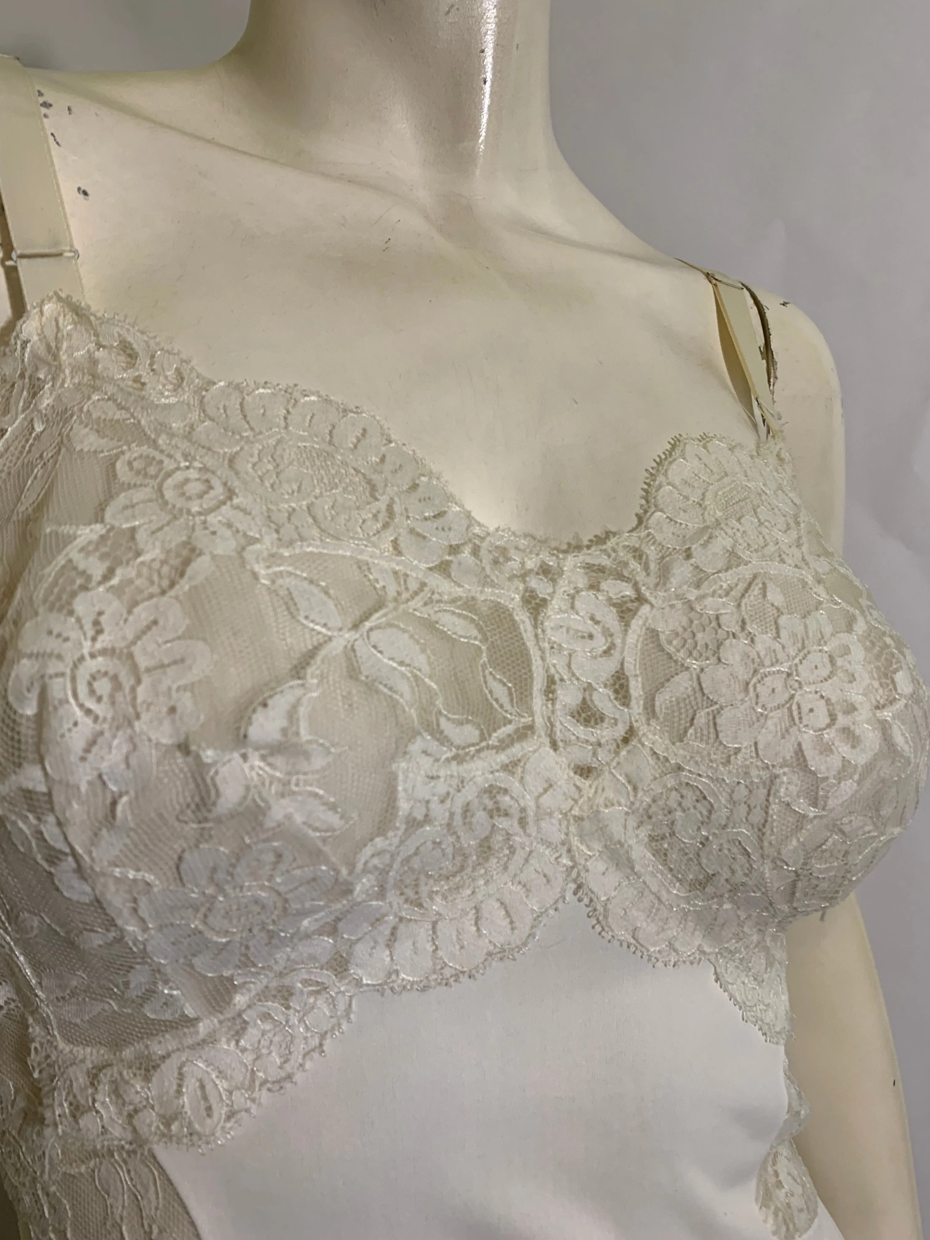 White Nylon Full Slip WIth Lace Cups and Sides circa 1960s 34